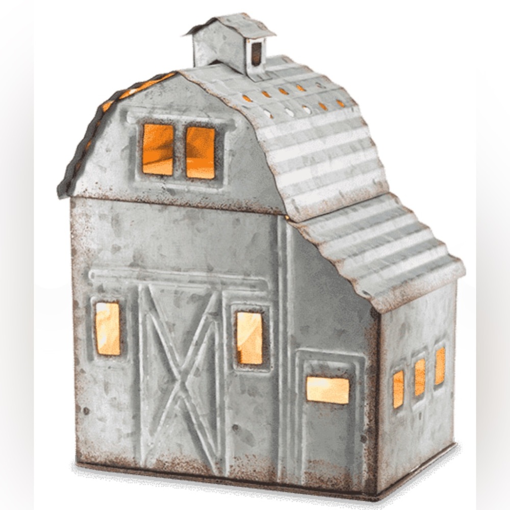 NEW SCENTSY COUNTRY LIVING BARN WARMER